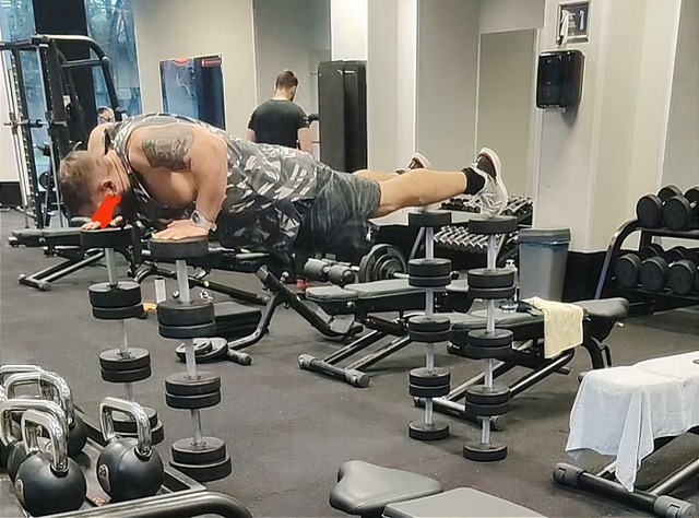 69cb70cacc499_hilarious-gym-thin