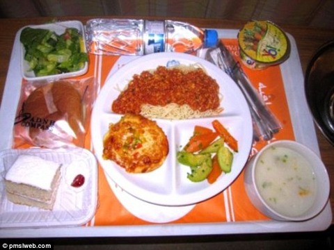 07 - Dubai UAE Spaghetti side salad bread vegetables and cake