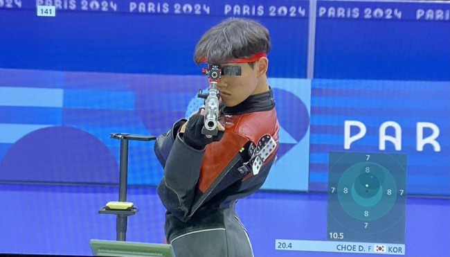 1722466805094469 (1)