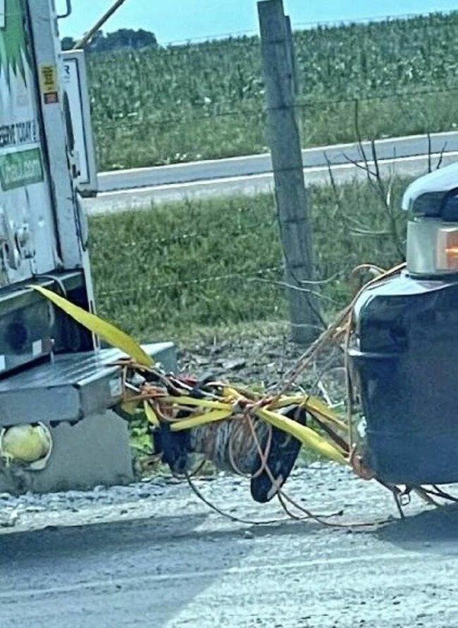 uhaul-fail-pics-126-6504163aee76c__700 (1)