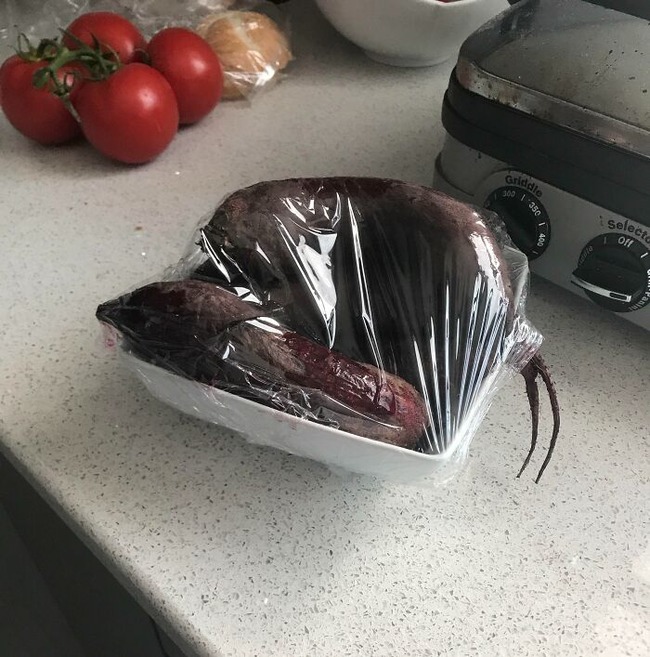 64e62a1a1815a_unintentionally-creepy-jump-scare-photos