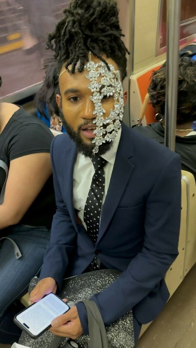 Ct4r4rENQ27-png__700