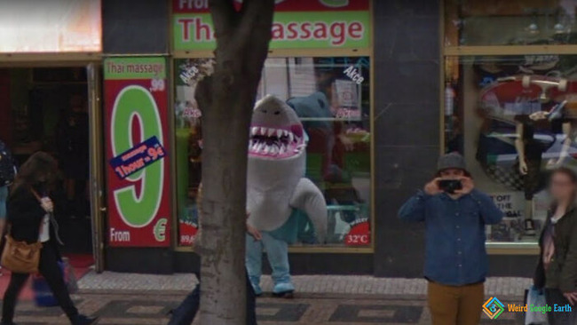 funny-weird-google-earth-62e7c2c8c7c7d-png__700