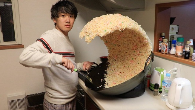 giant-fried-rice-wave-photoshop-mizutamari-bond-original