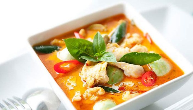 Thai_Red_Curry_Chicken-702x400