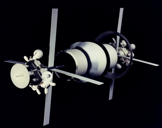 Bernal_Model_AC76-0852_1920