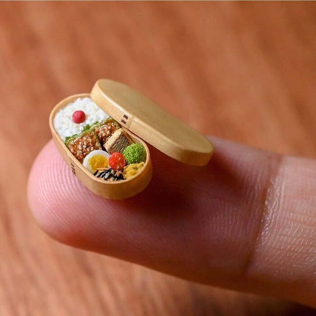 Meet-the-incredible-miniature-works-of-Moto-Tanaka