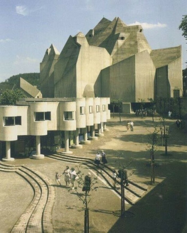 CwBjrceI9zs-png__700
