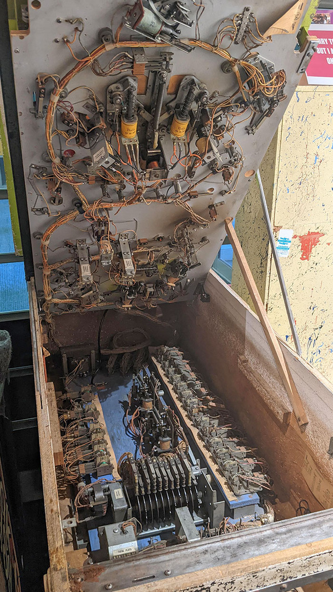 interesting-things-inside-things-pics-29-66ed2dc246051__700