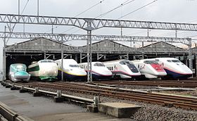 280px-JR_East_Shinkansen_lineup_at_Niigata_Depot_201210