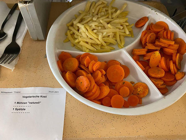 bad-hospital-food-218-60ddc6987d266__700