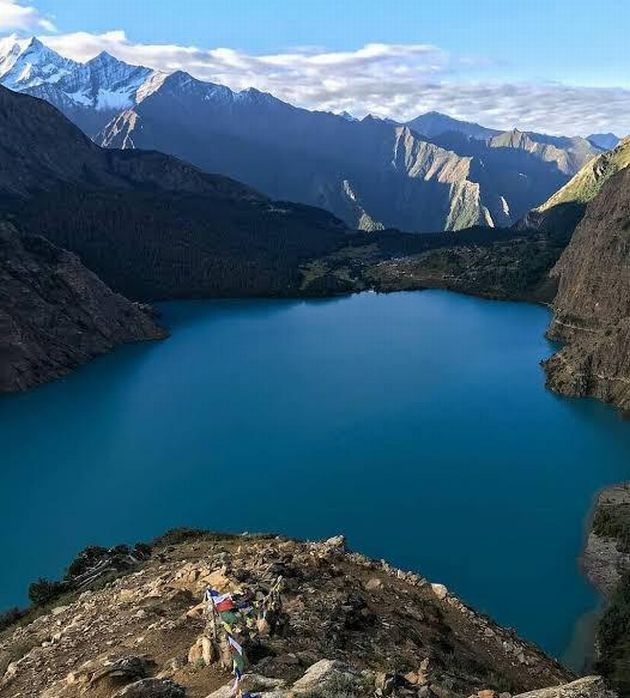 ネパール人「君達の国の美しすぎる絶景スポットといえばどこ?」