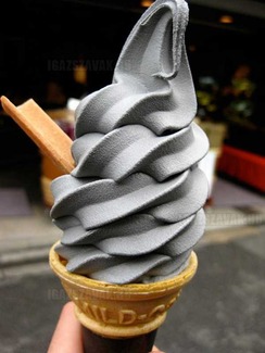 a-forro-nyari-napokra-Fekete-szezammagos-fagylalt