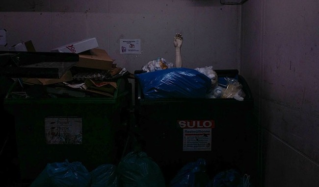 unintentionally-creepy-jump-scar