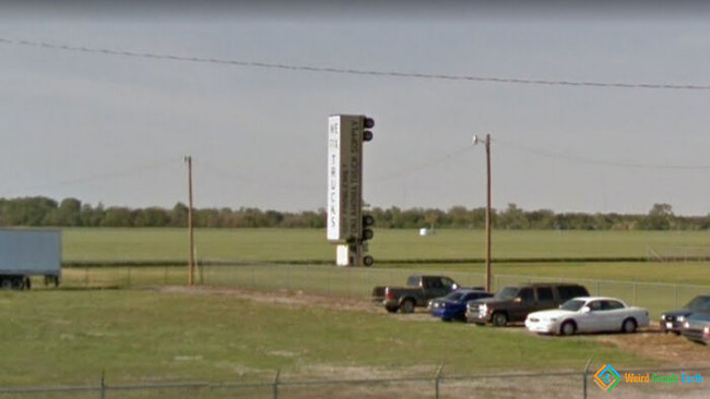 funny-weird-google-earth-62e7cbff9c682-png__700