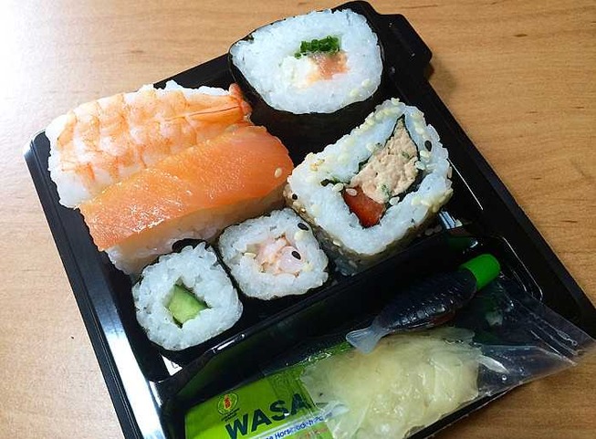 Sainsbury's-Sushi[1]_700x516