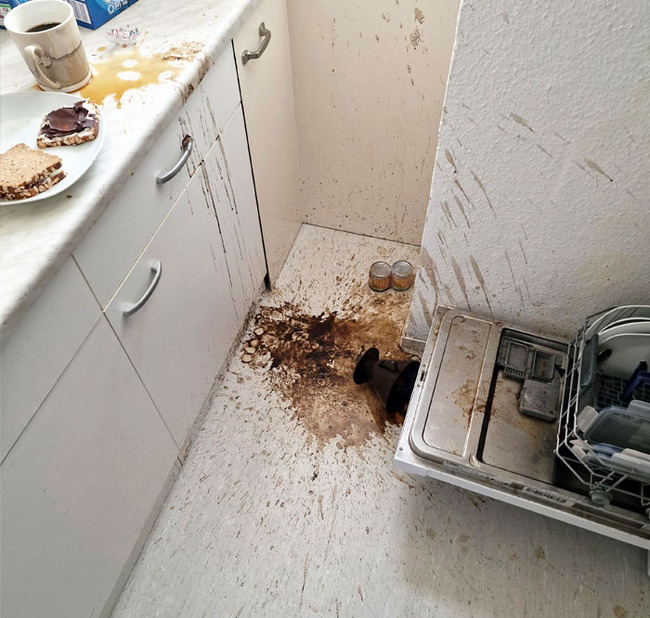 funny-cooking-kitchen-accidents-23-661d0f1dddcb5__700