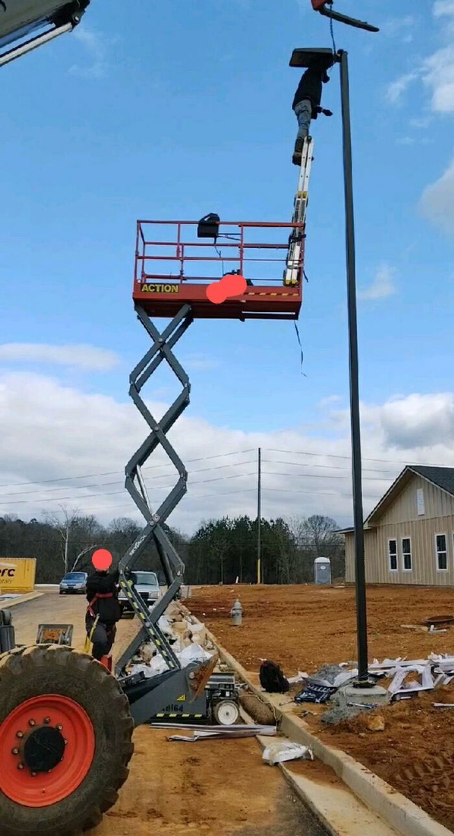 workplace-safety-hazards-454659-613f0b1e97fbf__700