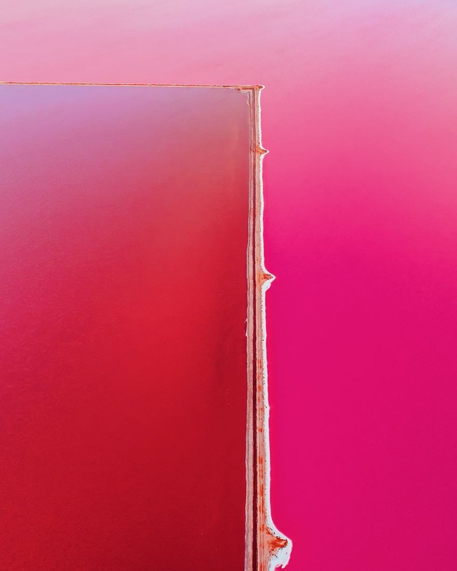 Magic-pink-lagoon-in-Western-Australia-5c6df0a5b8d7d__880