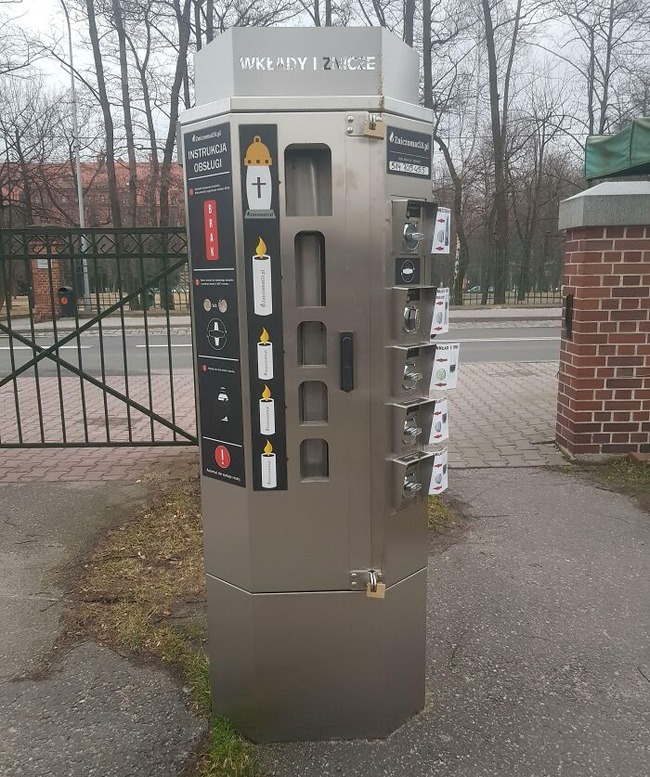 63c5707e5609b_interesting-unusual-vending-machines