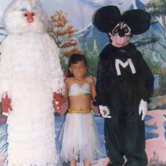 unusual-ridiculous-birthday-parties-35-664b60b85d15a__700