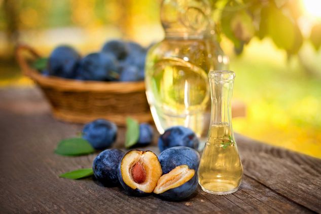 sljivovica-rakija_shutterstock_6