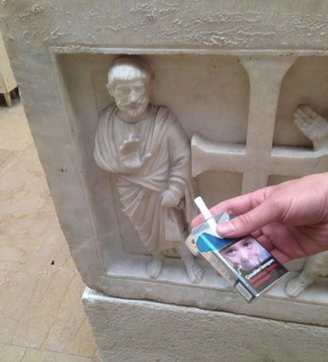 people-having-fun-statues-6-64ba3a821448d__700