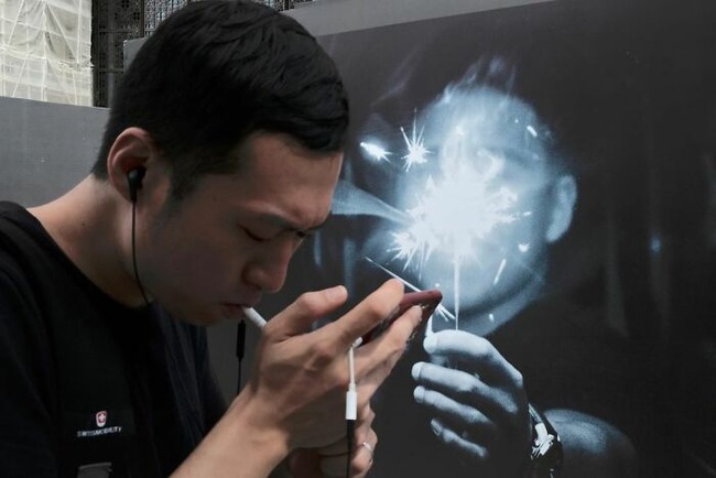 street-photography-edas-wong-91-5fc5f58169c67__700 (1)