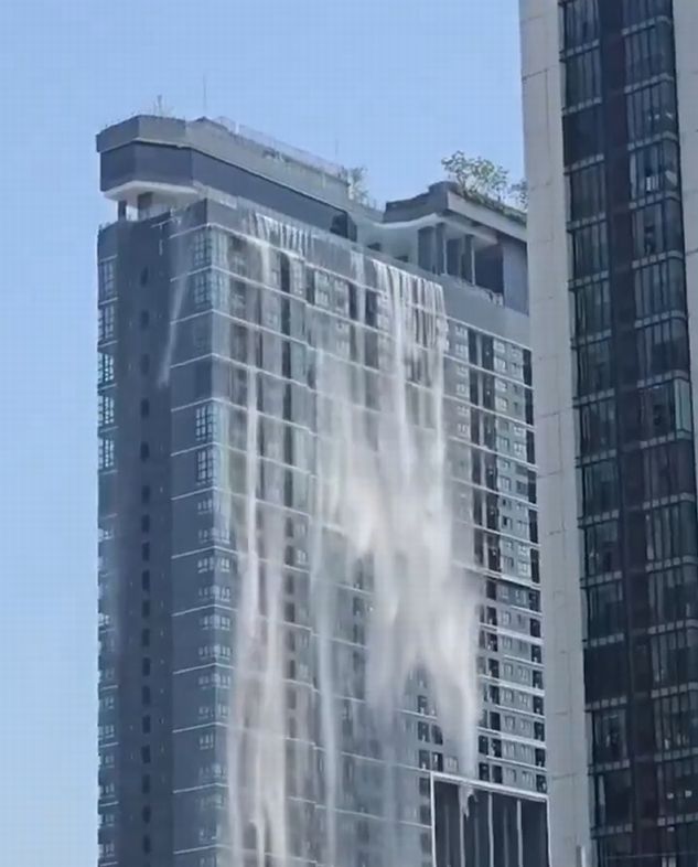 0007066203012