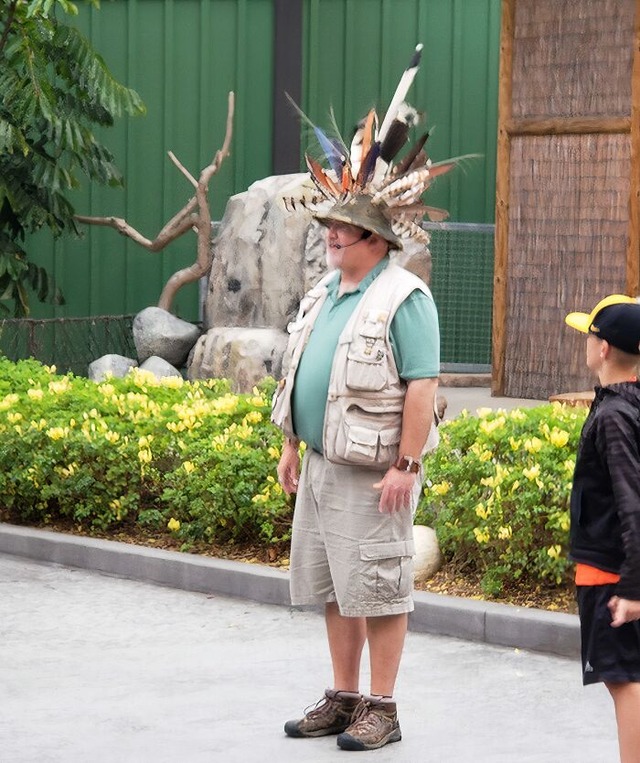 68b7fdec0b0c3_hilarious-uniform-moments__700