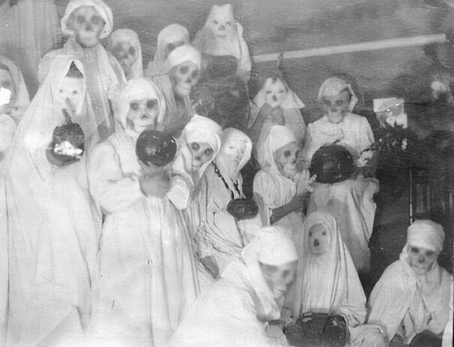 68f8cf9a4a72c_creepy-vintage-hal