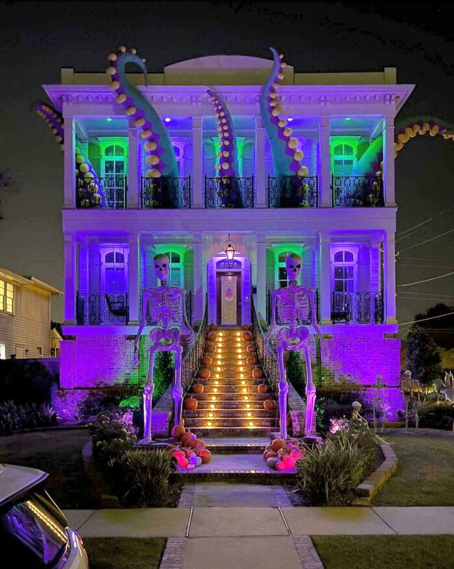 creative-halloween-decorations-exterior-118-652e4deb9d9a9__700