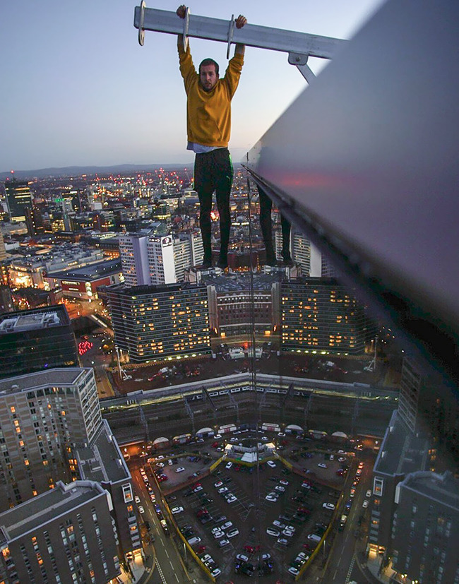 fear-of-heights-acrophobia-3-64e3796fbc559-png__700