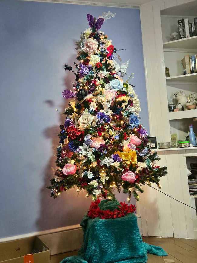 christmas-tree-ideas-89-65782fc7b1ce9__700