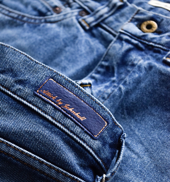 b185c1c5a1b0db69f4581096620de4989a985a32