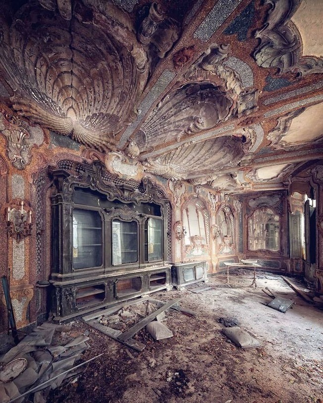 beautiful-abandoned-places-objects-pics-613749962be79__700