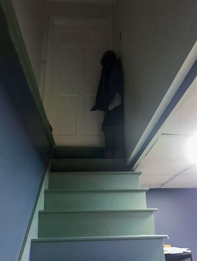 unintentionally-creepy-jump-scar