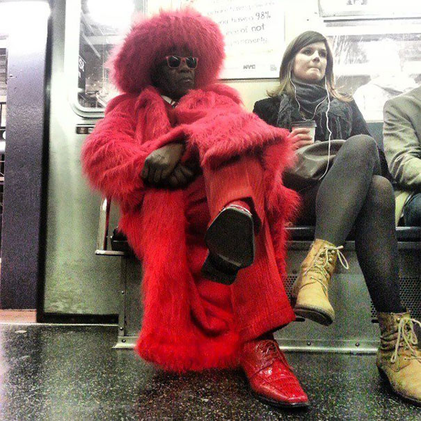 funny-people-on-subway-24-5b2b99b66e584__605