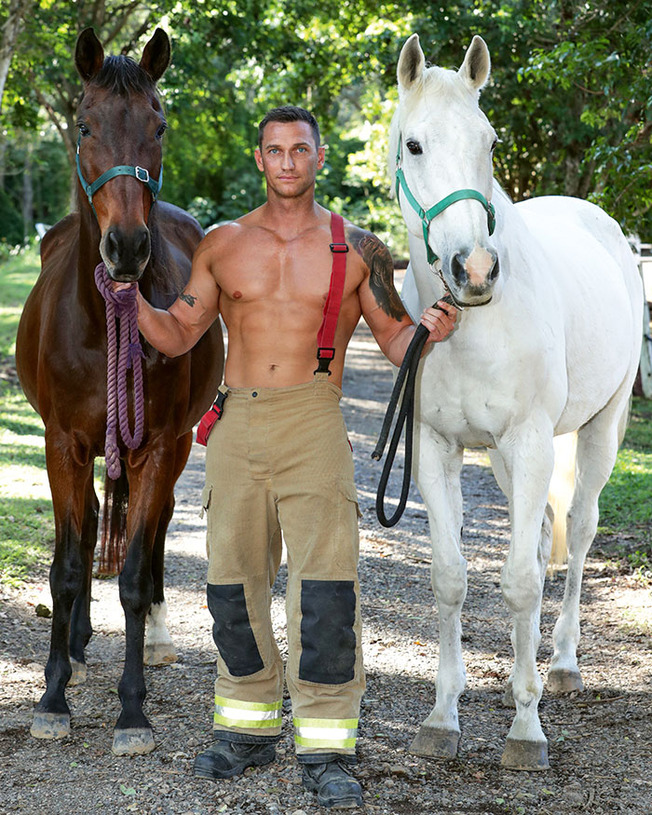 australian-firefighters-charity-animals-calendar-2022