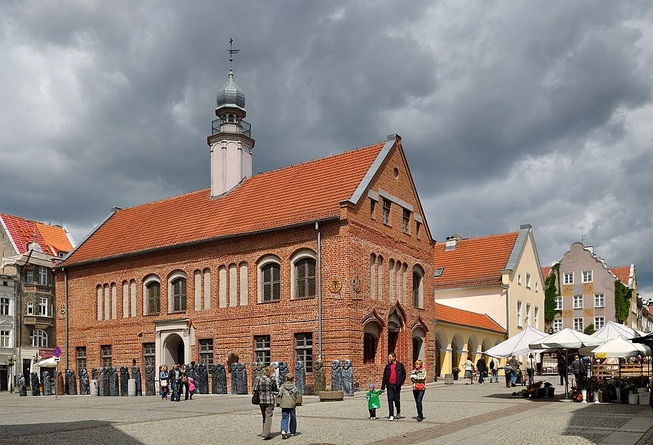 1000px-Olsztyn,_stary_ratusz.