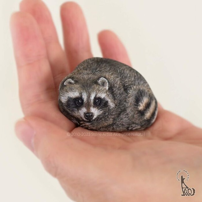 Japanese-artist-turns-rocks-into-cute-little-animals-New-Pics