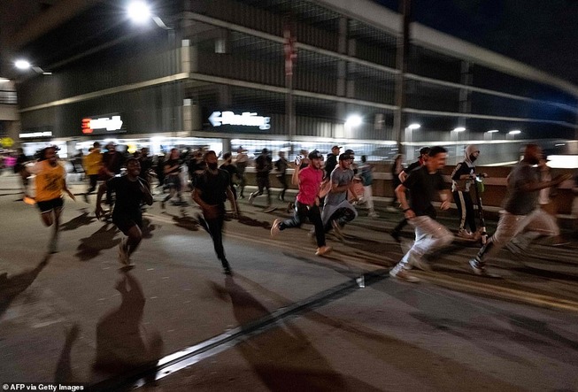 29011318-8372343-image-a-37_1590853733646 (1)