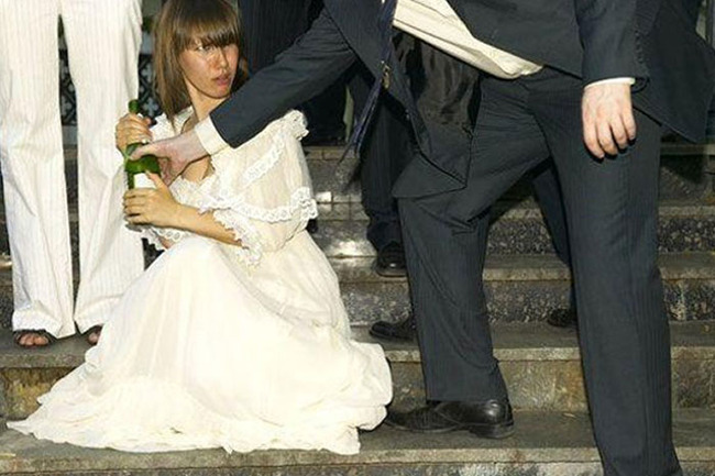 funny-weird-wedding-moments-42-63d247a212e42__700