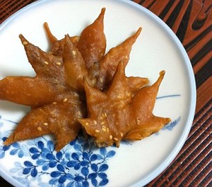 1412790527481_wps_8_Fried_Maple_Leaves_are_a_