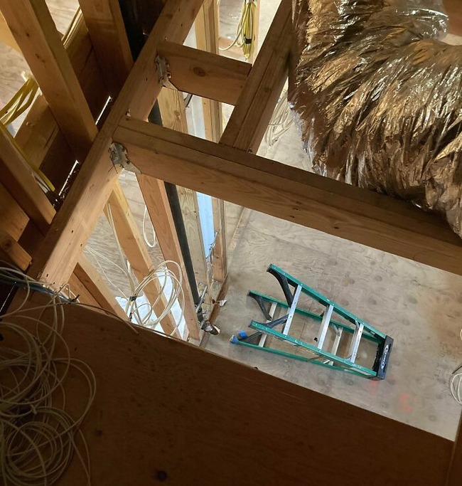 64462e05c4a0a_infuriating-coworkers