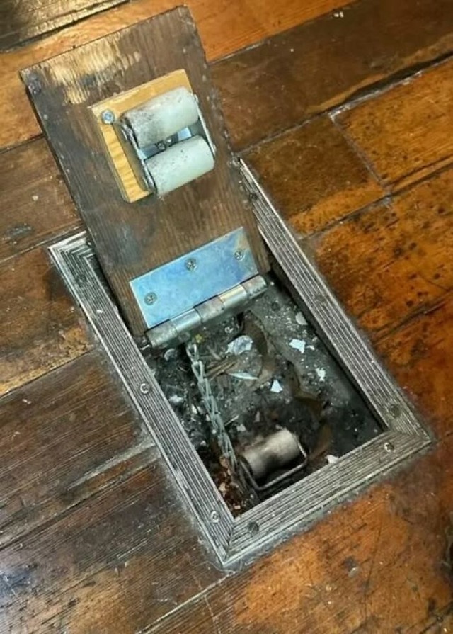 44-682d93c549745__700