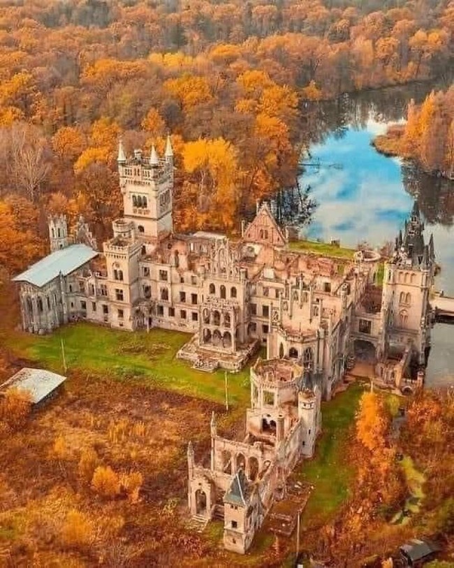 interesting-old-abandoned-houses-pictures-11-64f81ddc6d5d4__700