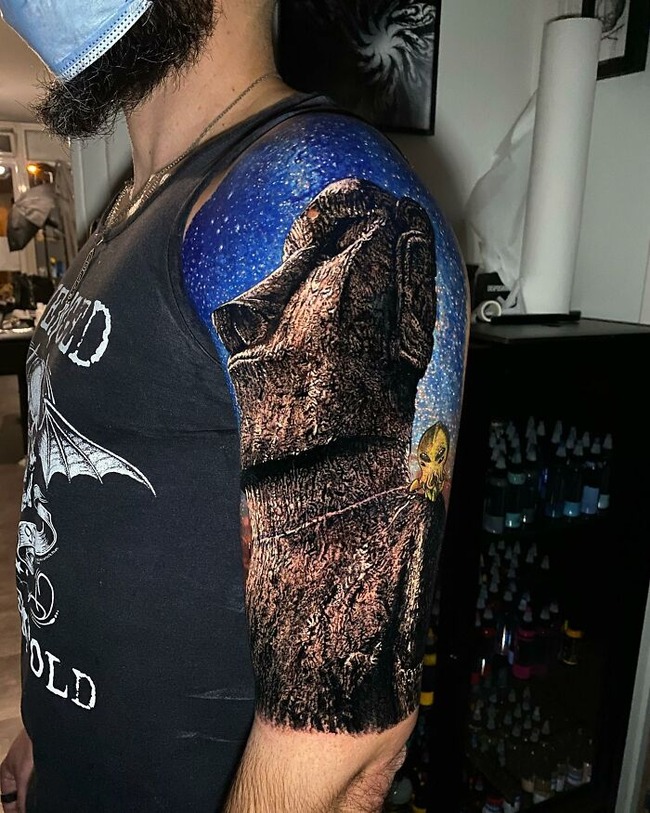 Meet-Sandry-Riffards-realistic-and-surreal-tattoos