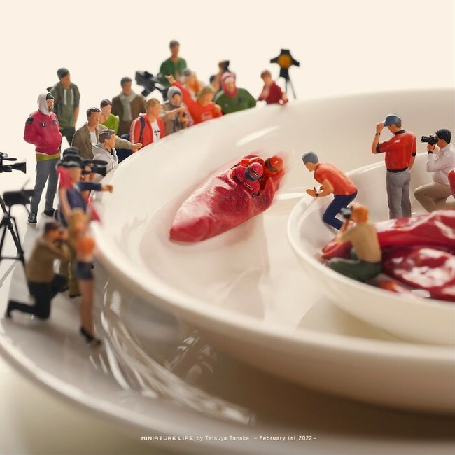 Meet-the-small-and-creative-world-of-artist-Tatsuya-Tanaka