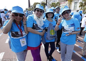 2877BB8800000578-0-image-a-5_1431166509021